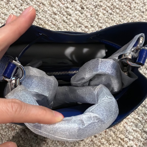 MICHAEL KORS
Mercer Gallery Small Pebbled Leather Shoulder Bag
30H9SZ5L1L - Picture 9 of 12